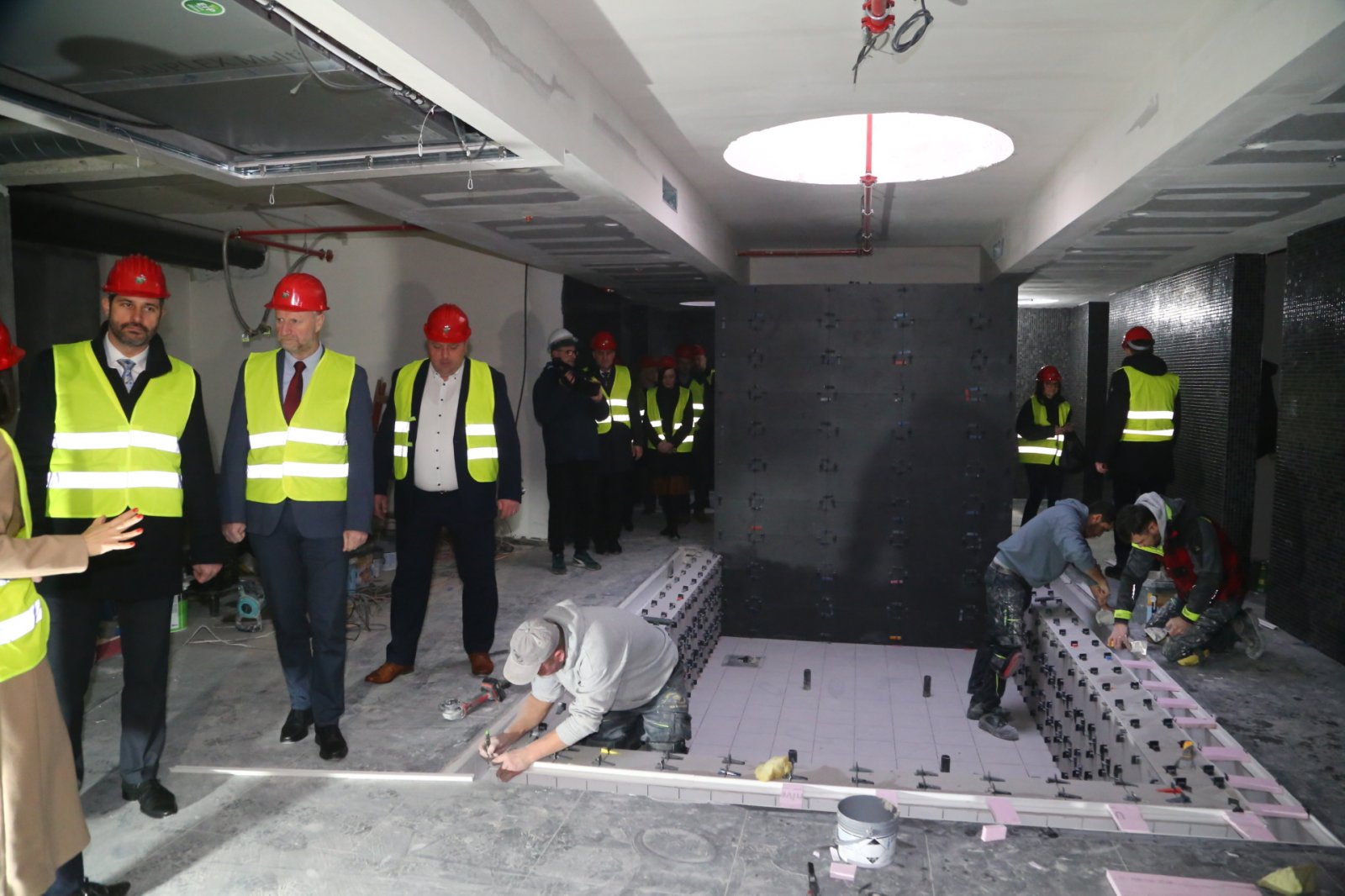 Značajan napredak radova na wellness centru i bazenu u Stubičkim Toplicama, uz podršku ministra i župana