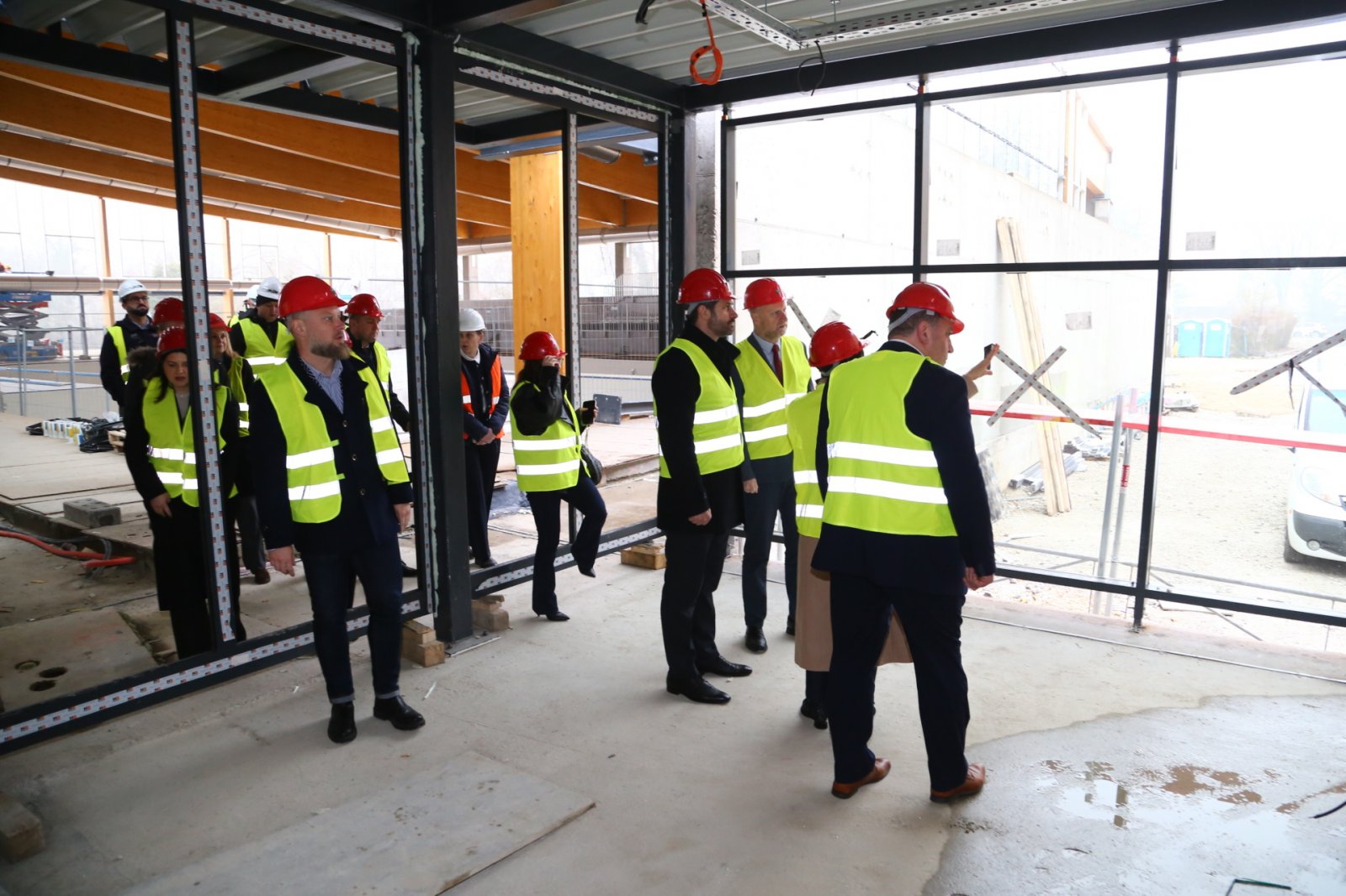 Značajan napredak radova na wellness centru i bazenu u Stubičkim Toplicama, uz podršku ministra i župana