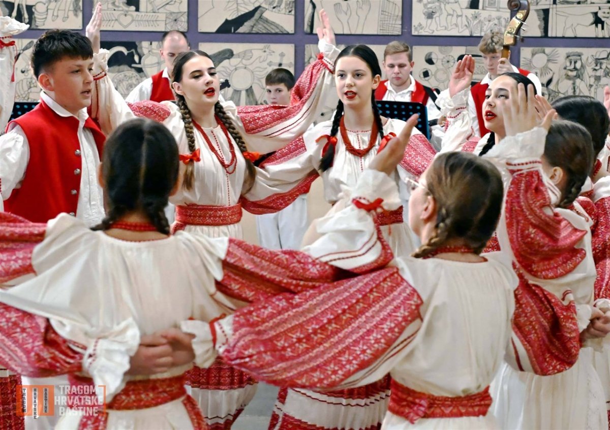 Jubilarna 30. smotra dječjeg folklora u Svetom Križu Začretju okupila 500 mladih izvođača