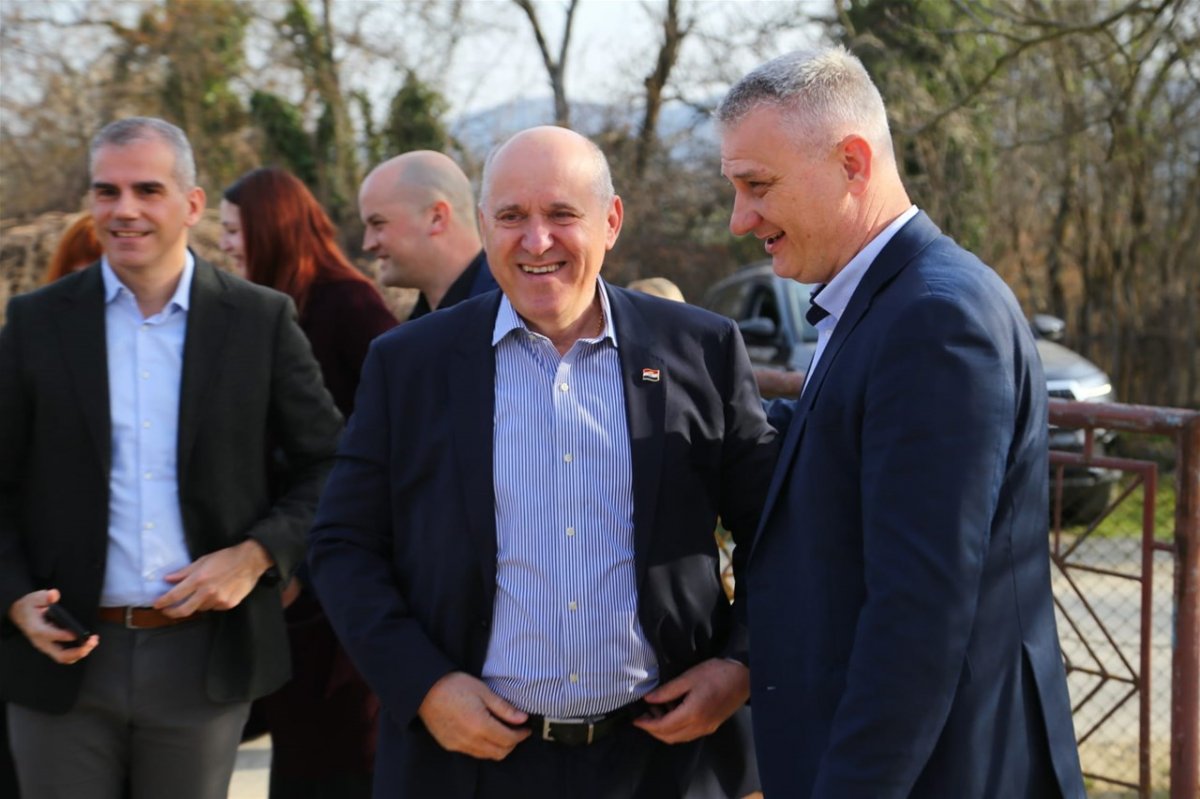 Ministar Bačić posjetio Zagorje: Pregled završenih obnova obiteljskih kuća nakon potresa