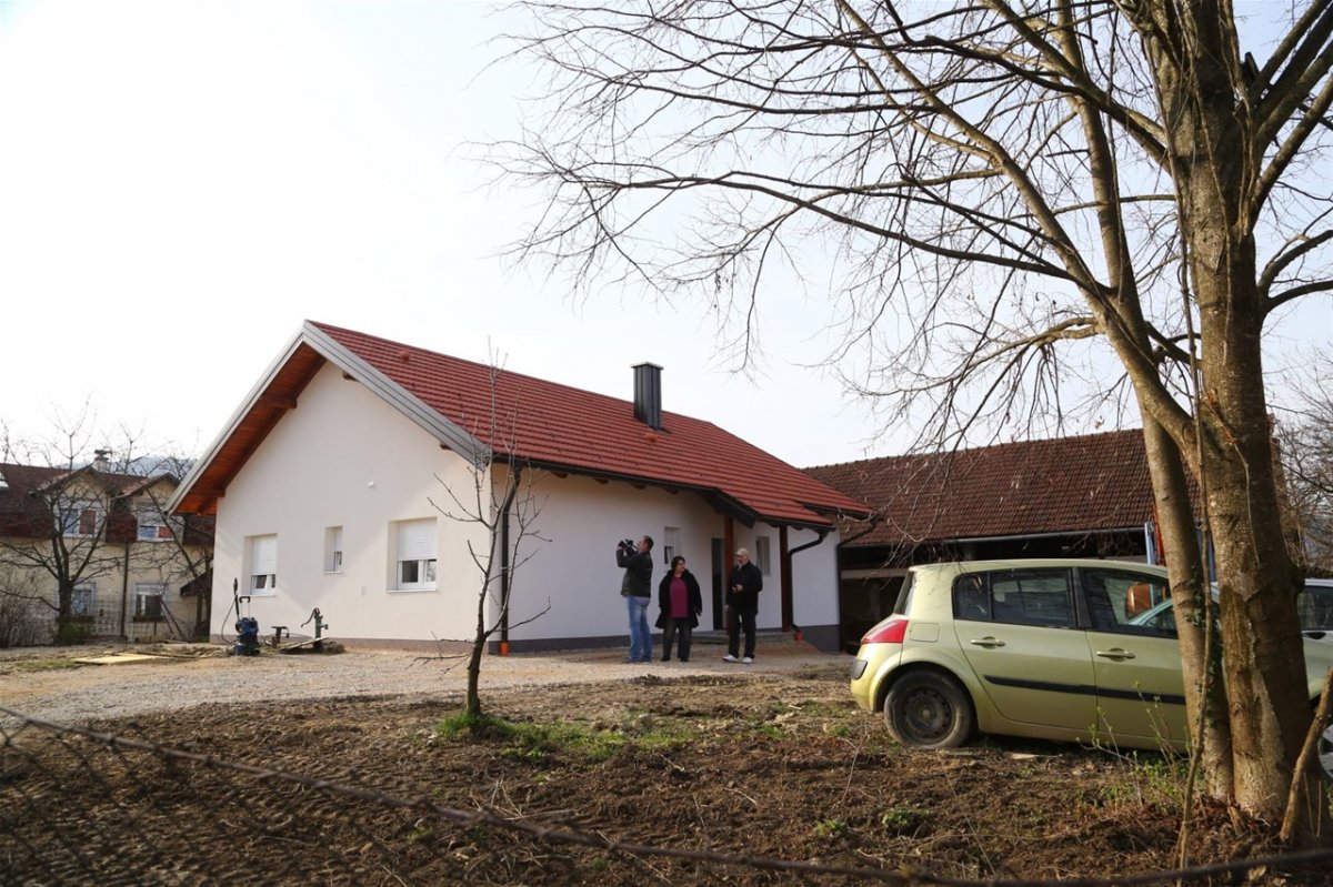 Ministar Bačić posjetio Zagorje: Pregled završenih obnova obiteljskih kuća nakon potresa