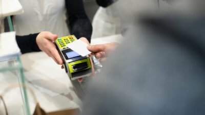 Nezakonite prakse: Evo zašto vam trgovci ne smiju naplatiti dodatan iznos za plaćanje karticom