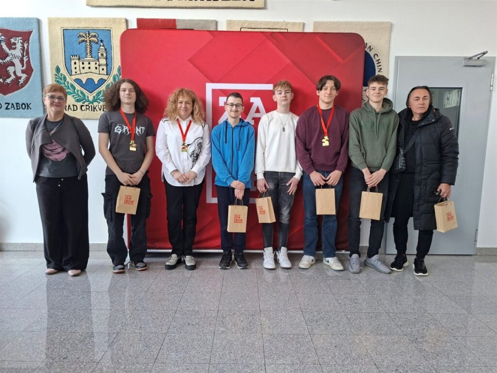 Prijem za državne prvake: Gradonačelnica Đurek čestitala najboljim mladim šahistima