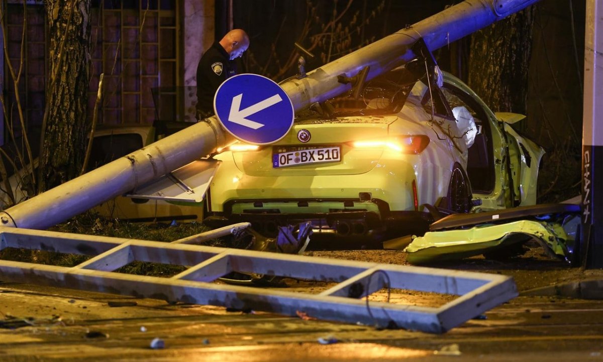 Teška prometna nesreća u Dubravi: Vozač (40) i maloljetnica zadobili teške ozljede