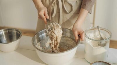 Tradicionalni recept: Zdrav i sočan kolač od rogača i jabuka po bakinom izboru