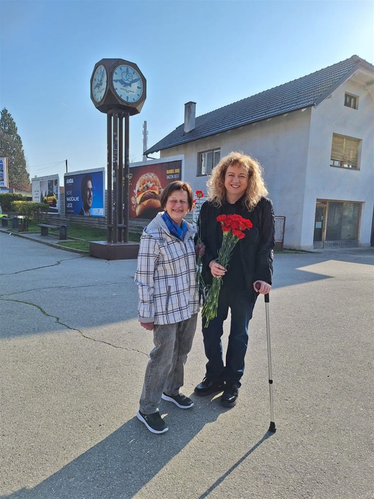 Zabočke ulice odjekivale su porukama o ravnopravnosti: Gradonačelnica Đurek podijelila karanfile za Dan žena