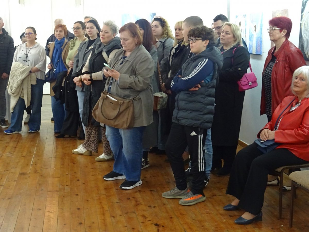 Zlatarčanke proslavile Dan žena izložbom "Kist i vino" uz glazbu i delicije